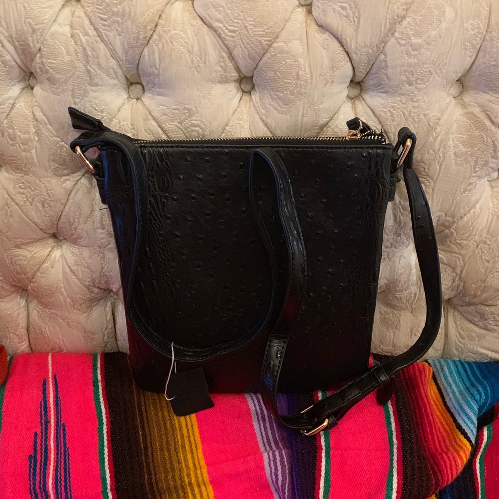 Black Ostrich new multi pocket Crossbody. - Picture 4 of 4